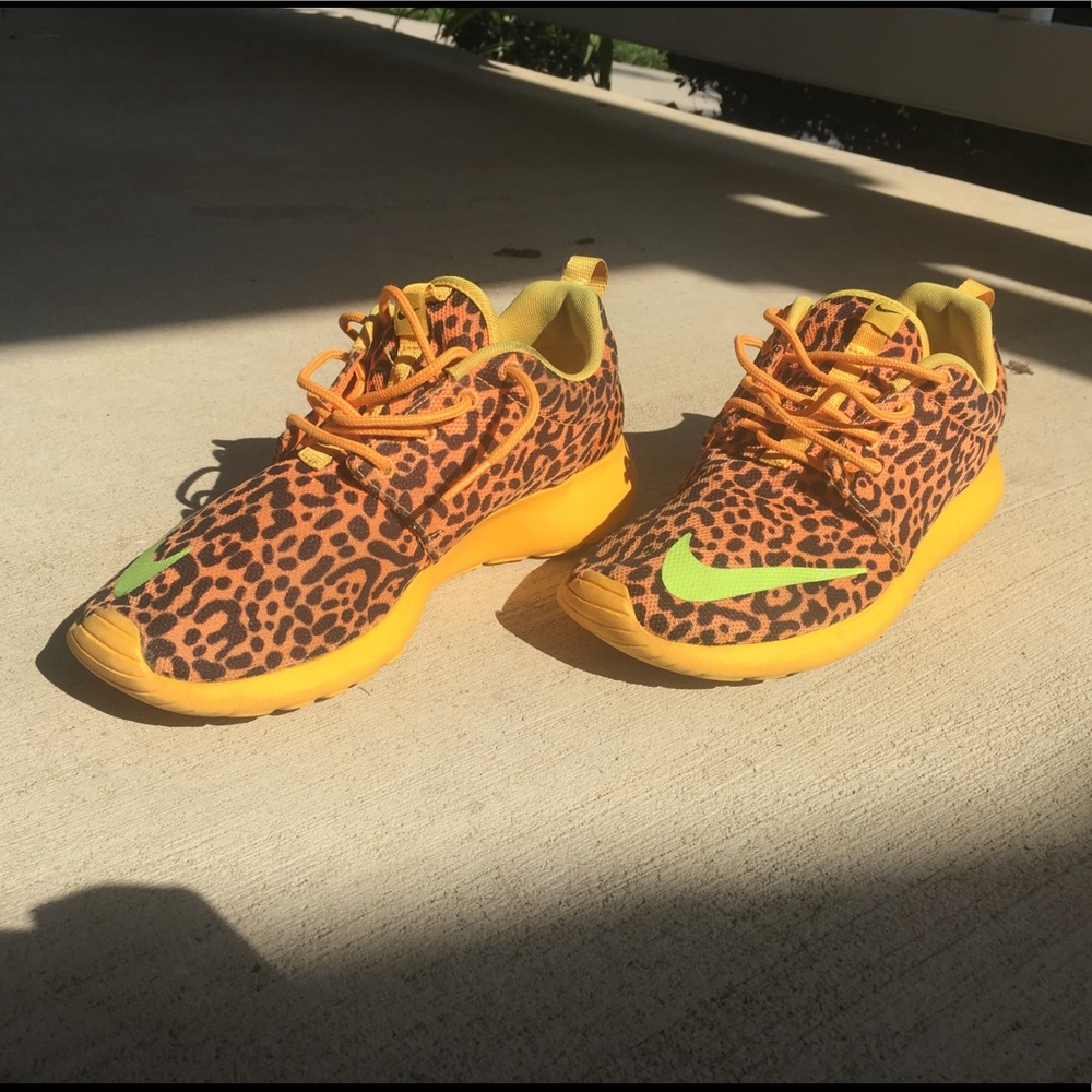 Nike Roshe Run Fb Cheetah Print Sneakers
